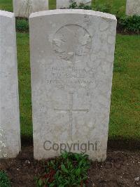 Etaples Military Cemetery - Ball, D